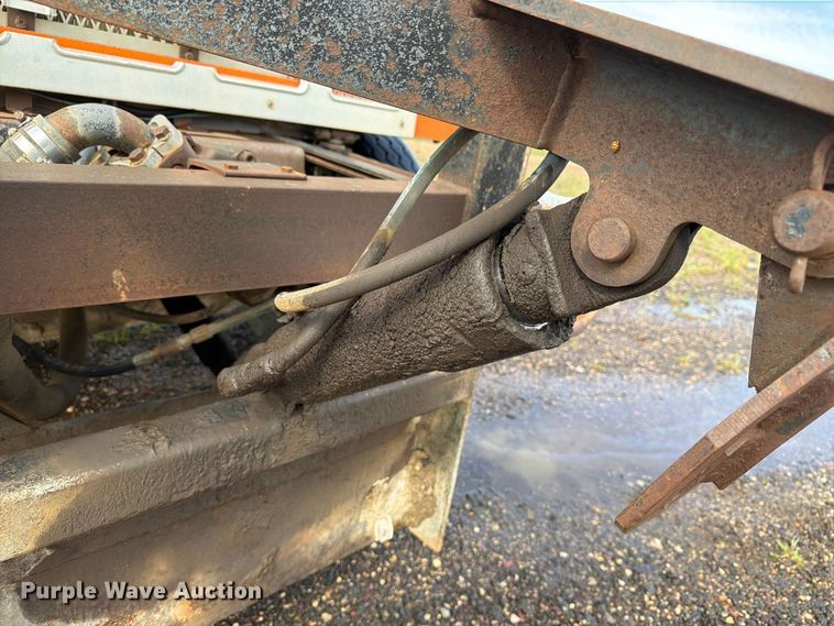 image for item FT8054 2000 International F-2574 dump truck