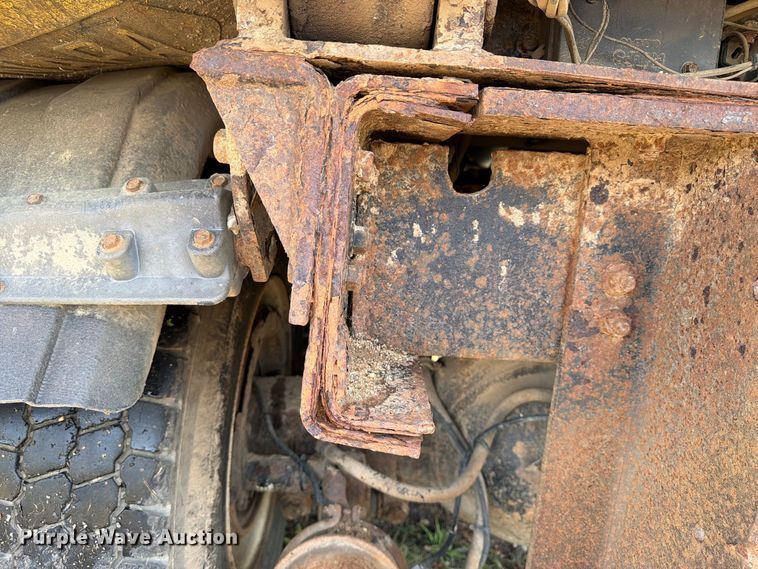 image for item FT8054 2000 International F-2574 dump truck