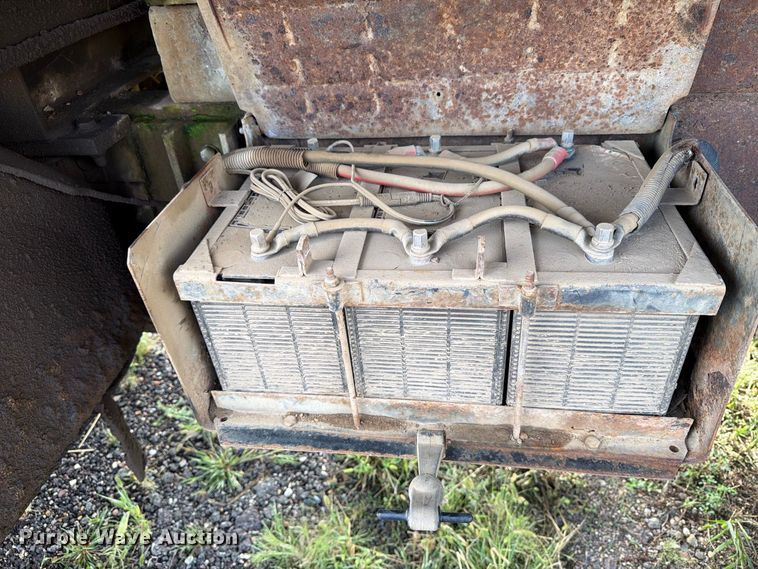 image for item FT8054 2000 International F-2574 dump truck