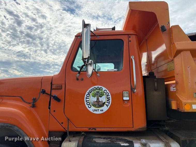 image for item FT8054 2000 International F-2574 dump truck