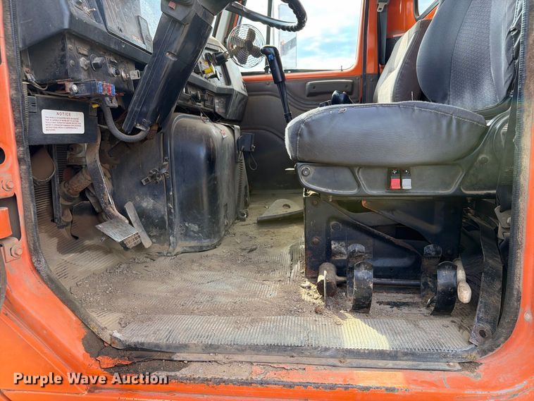 image for item FT8054 2000 International F-2574 dump truck