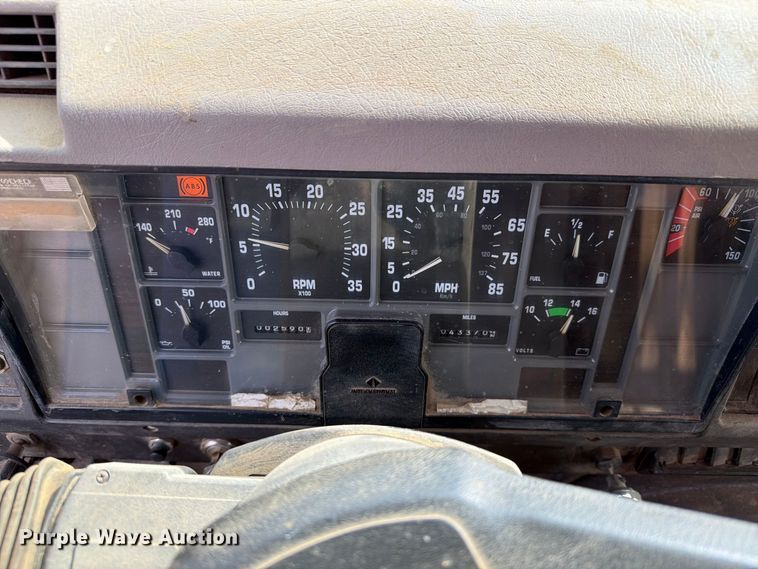 image for item FT8054 2000 International F-2574 dump truck