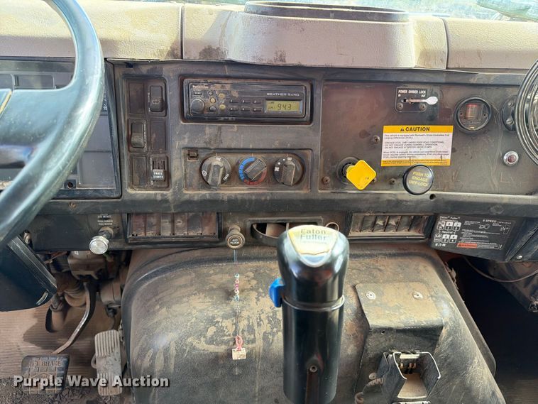 image for item FT8054 2000 International F-2574 dump truck