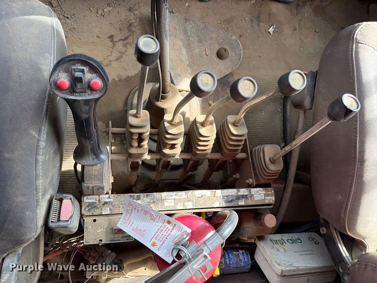 image for item FT8054 2000 International F-2574 dump truck