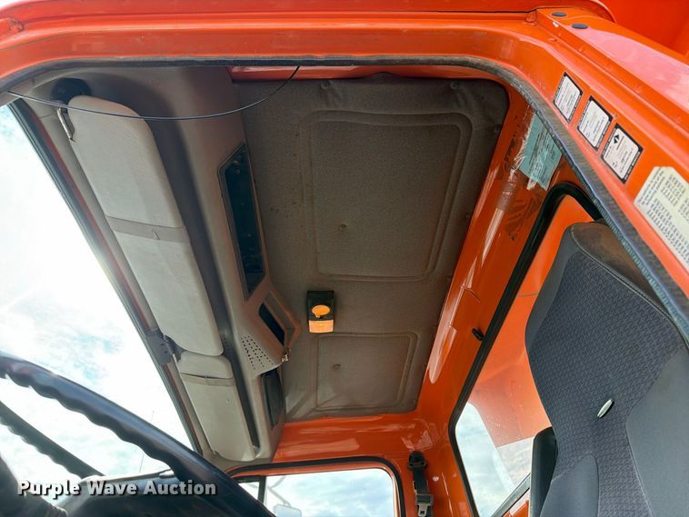 image for item FT8054 2000 International F-2574 dump truck