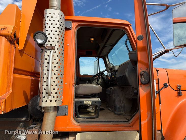 image for item FT8054 2000 International F-2574 dump truck