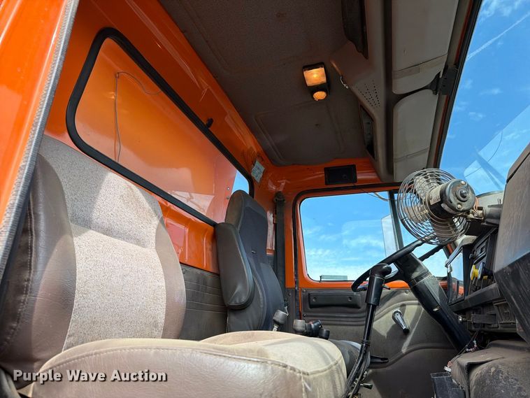 image for item FT8054 2000 International F-2574 dump truck