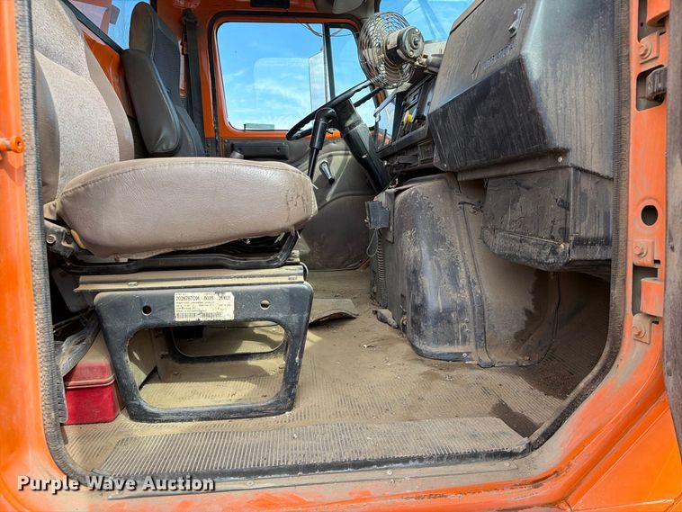 image for item FT8054 2000 International F-2574 dump truck