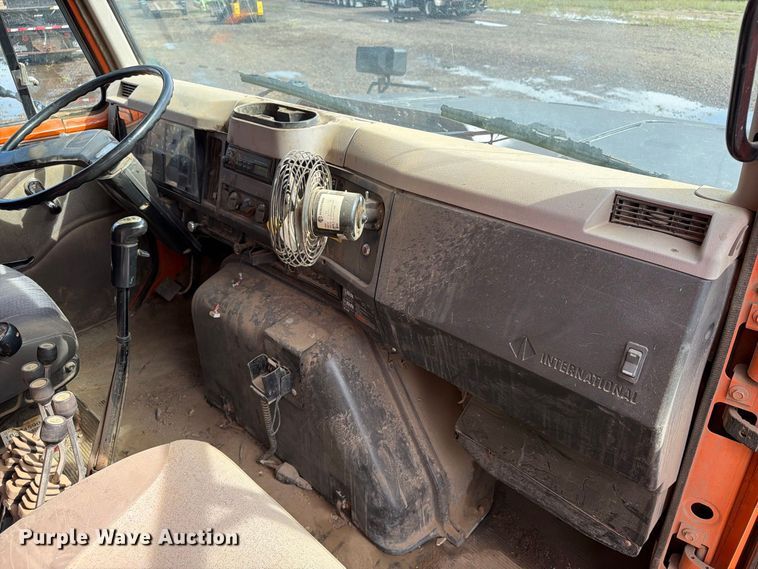 image for item FT8054 2000 International F-2574 dump truck