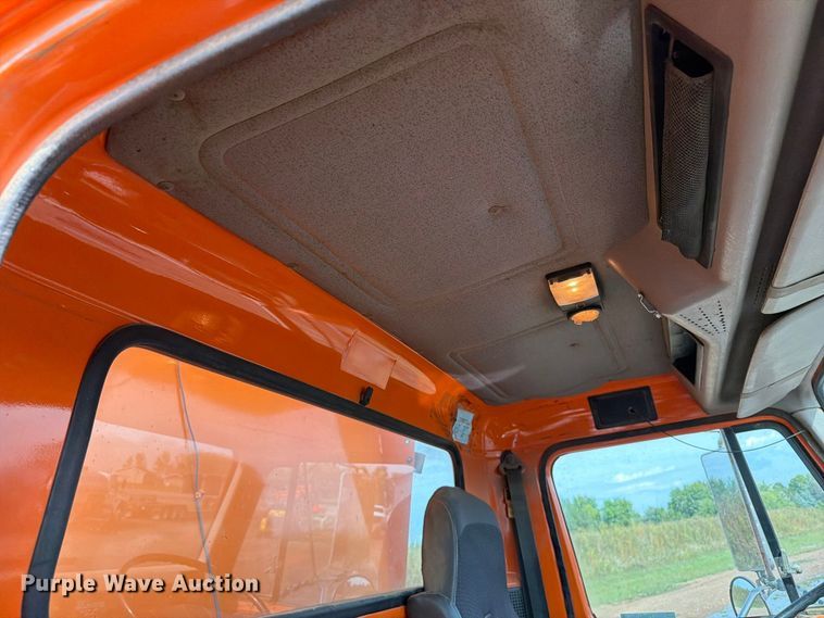 image for item FT8054 2000 International F-2574 dump truck