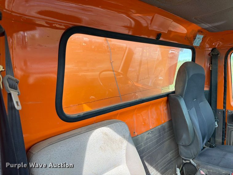 image for item FT8054 2000 International F-2574 dump truck