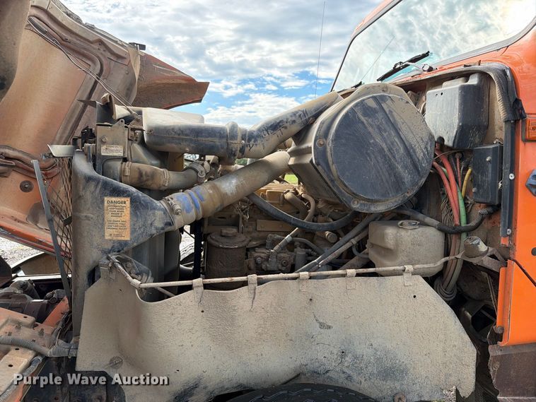 image for item FT8054 2000 International F-2574 dump truck