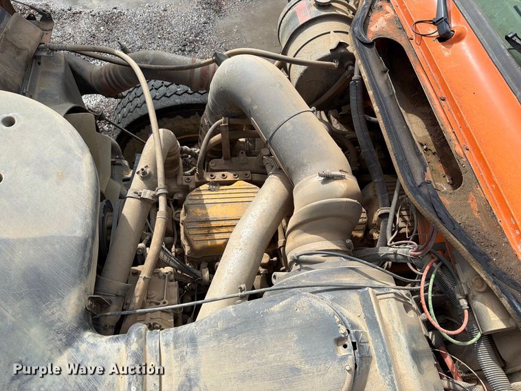 image for item FT8054 2000 International F-2574 dump truck