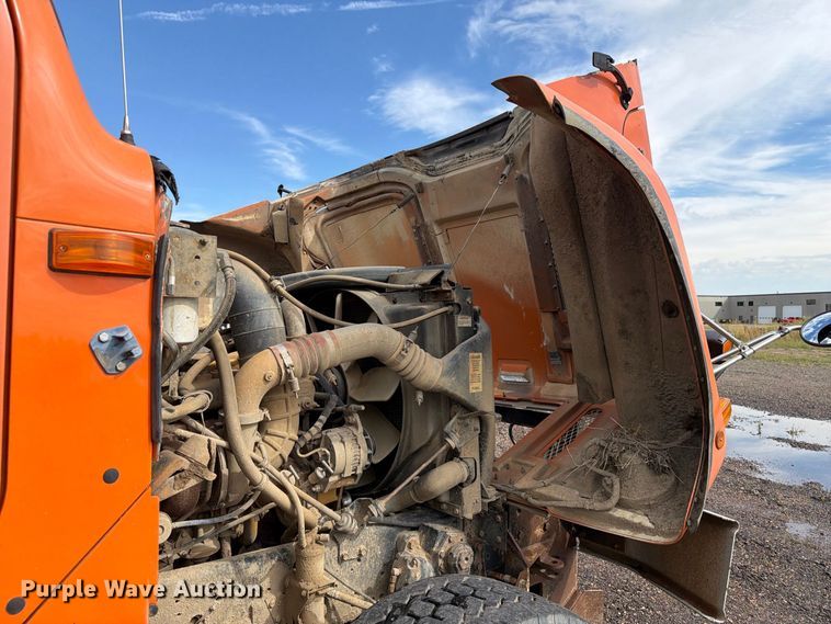 image for item FT8054 2000 International F-2574 dump truck