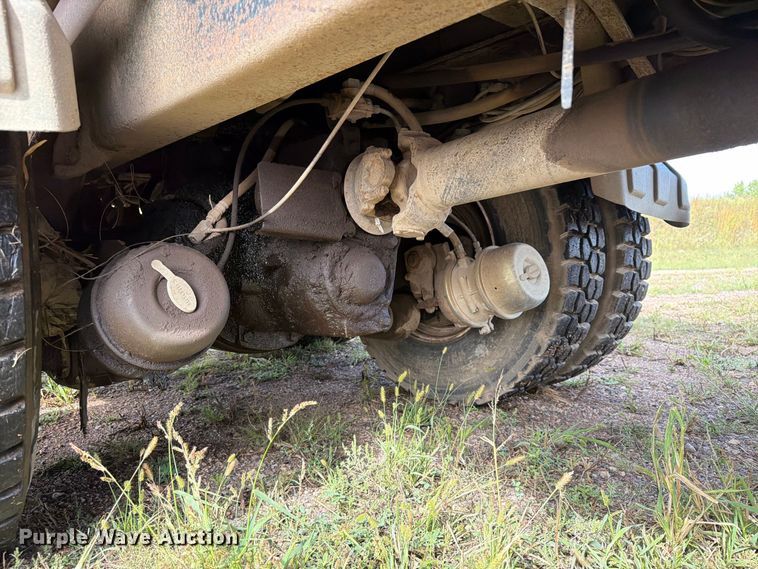 image for item FT8054 2000 International F-2574 dump truck