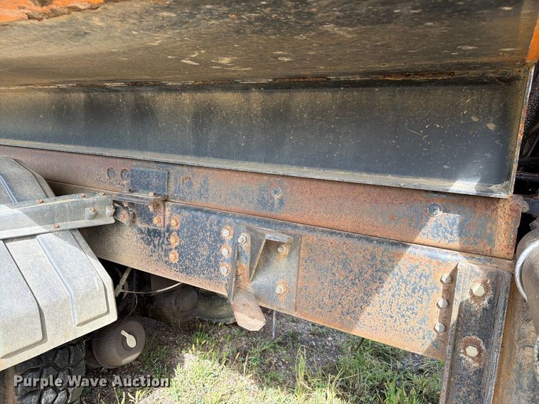 image for item FT8054 2000 International F-2574 dump truck
