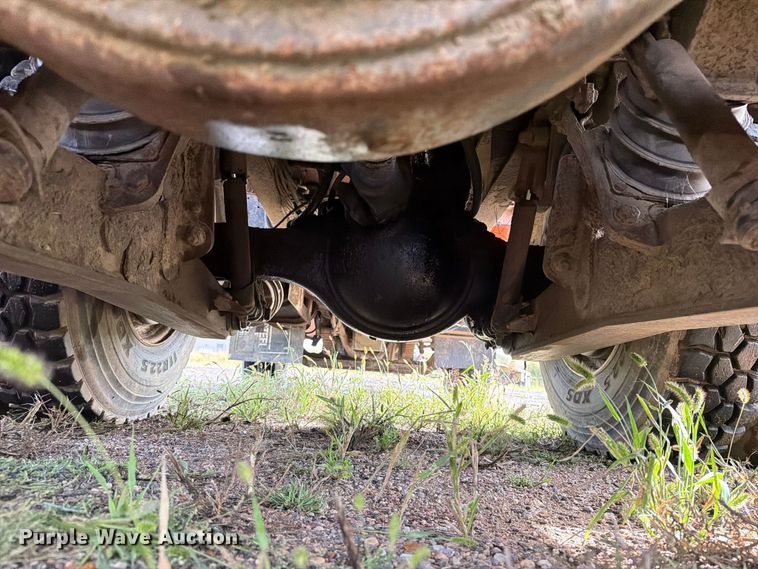 image for item FT8054 2000 International F-2574 dump truck