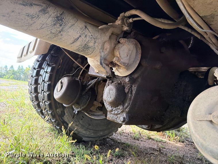 image for item FT8054 2000 International F-2574 dump truck