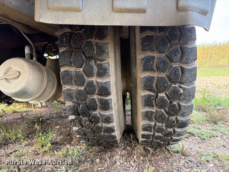 image for item FT8054 2000 International F-2574 dump truck