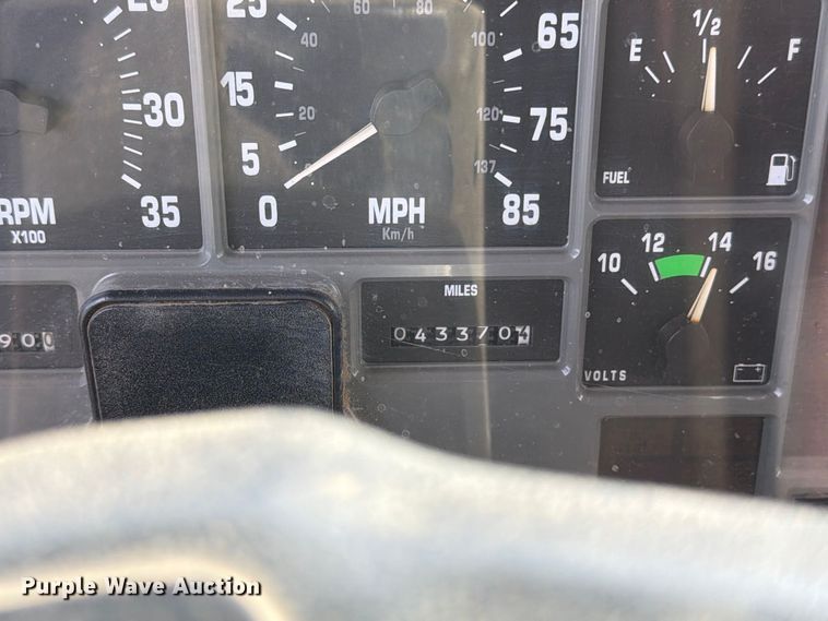 image for item FT8054 2000 International F-2574 dump truck