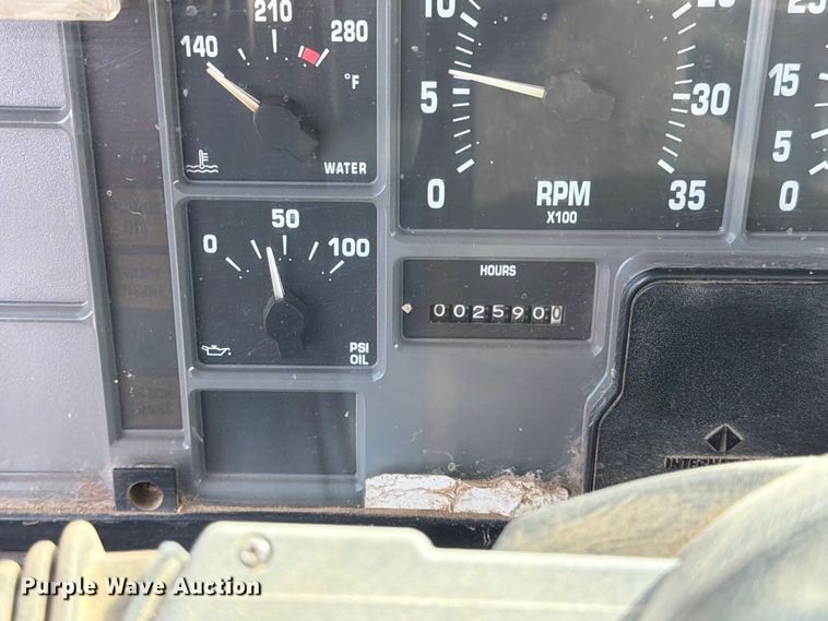 image for item FT8054 2000 International F-2574 dump truck
