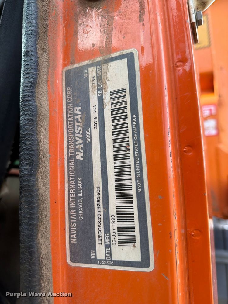 image for item FT8054 2000 International F-2574 dump truck