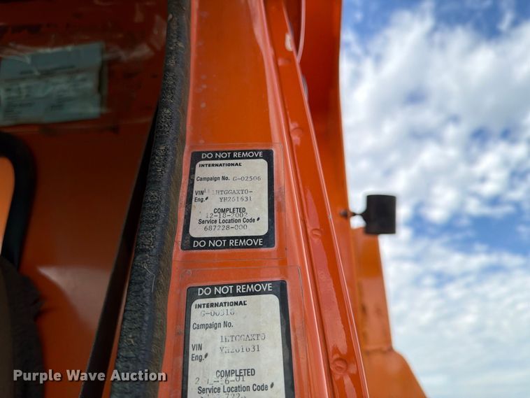 image for item FT8054 2000 International F-2574 dump truck