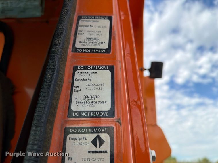 image for item FT8054 2000 International F-2574 dump truck