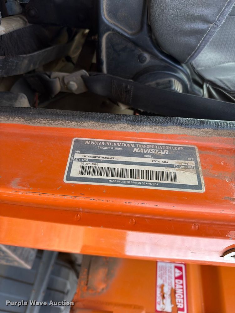 image for item FT8054 2000 International F-2574 dump truck