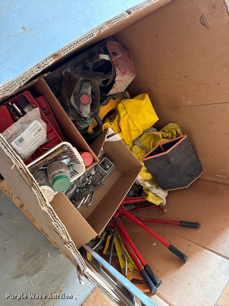 image for item FT8055 Shop tools