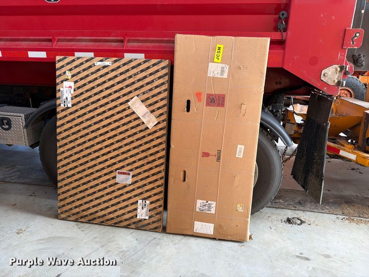 image for item FT8057 Caterpillar (2) Caterpillar glass windows