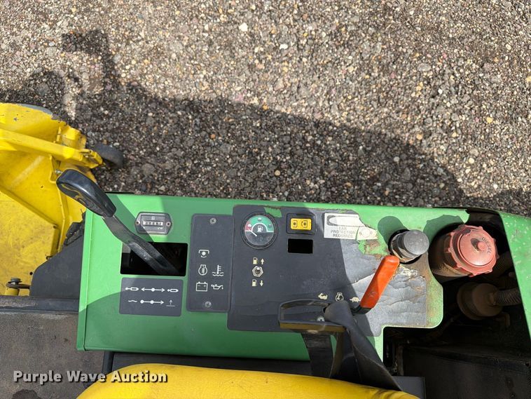image for item FT8058 John Deere F935 lawn tractor