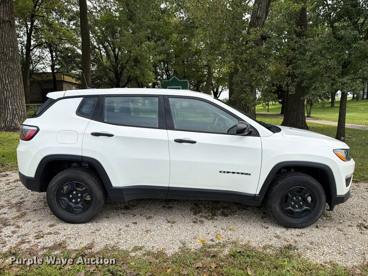 image for item FT8076 2021 Jeep Compass SUV