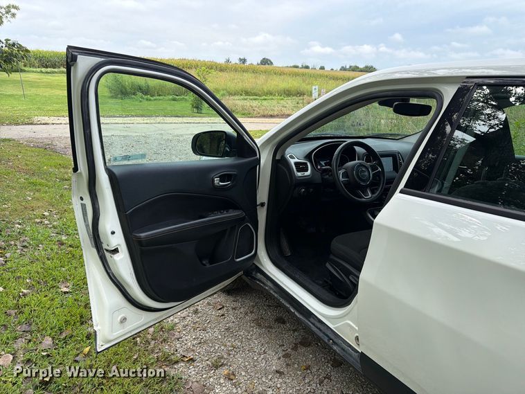 image for item FT8076 2021 Jeep Compass SUV