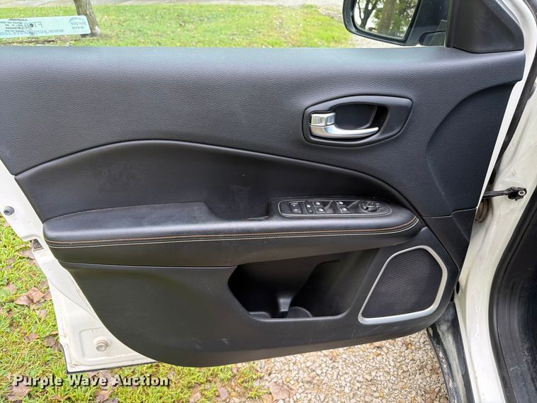 image for item FT8076 2021 Jeep Compass SUV