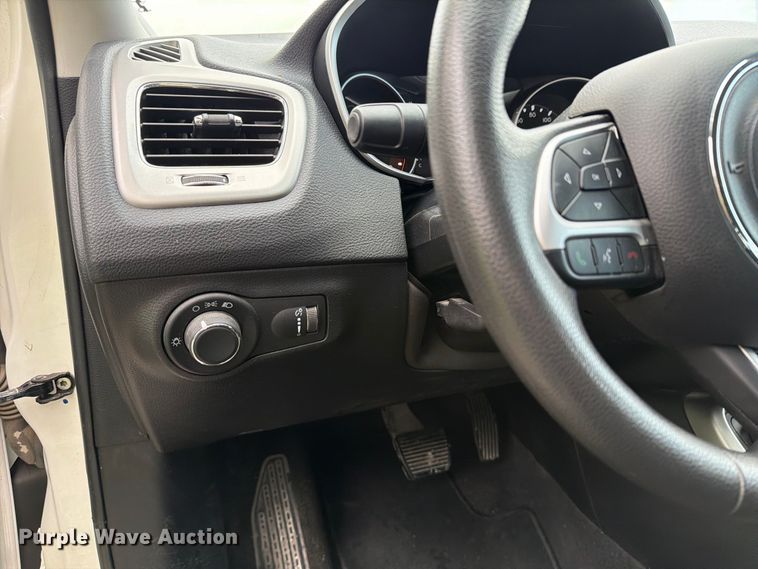 image for item FT8076 2021 Jeep Compass SUV