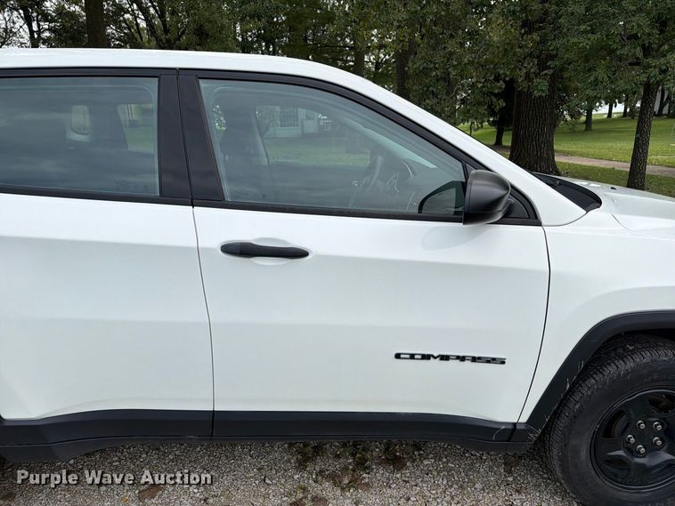 image for item FT8076 2021 Jeep Compass SUV