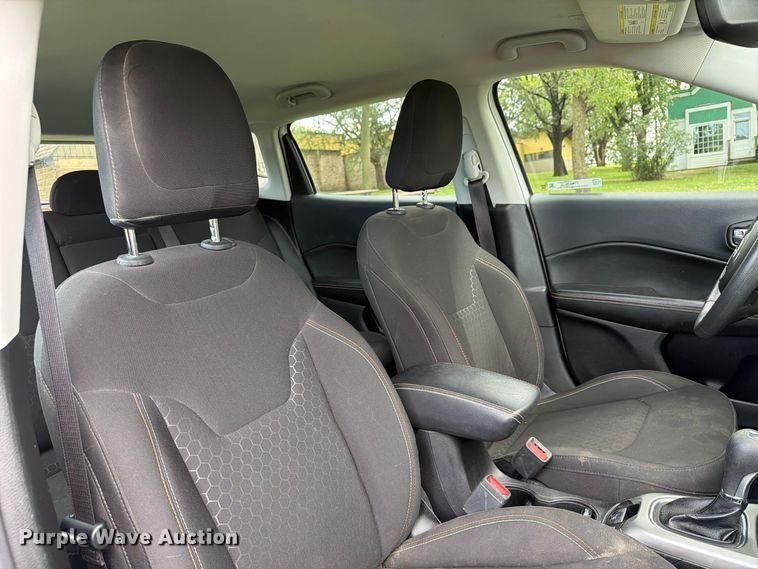 image for item FT8076 2021 Jeep Compass SUV