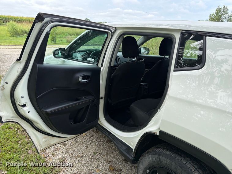 image for item FT8076 2021 Jeep Compass SUV
