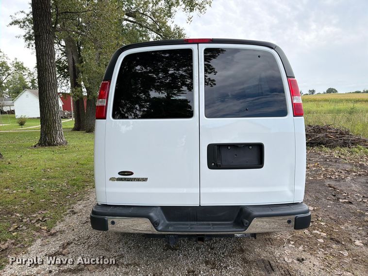 image for item FT8079 2018 Chevrolet Express 3500 van