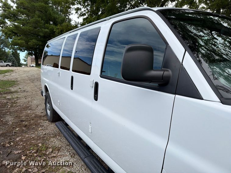 image for item FT8079 2018 Chevrolet Express 3500 van