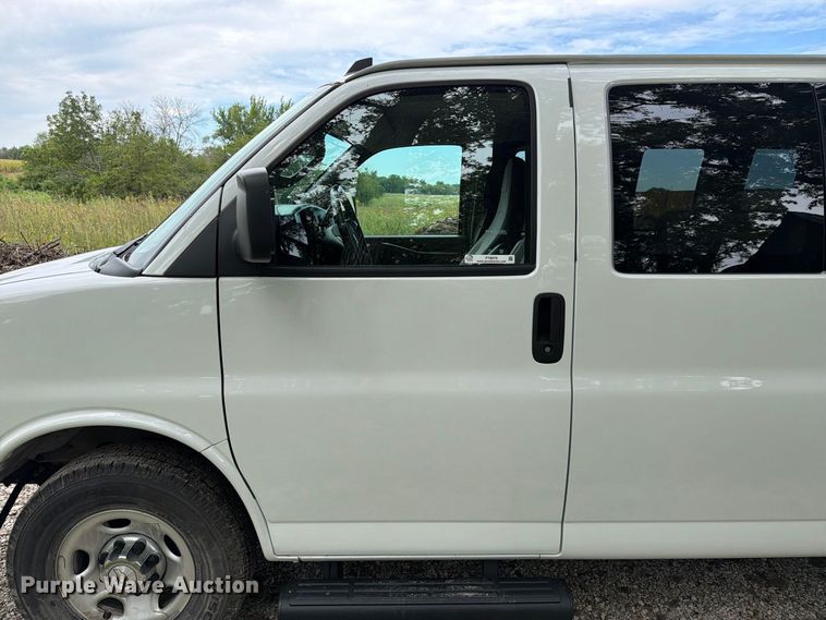 image for item FT8079 2018 Chevrolet Express 3500 van
