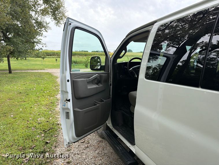 image for item FT8079 2018 Chevrolet Express 3500 van