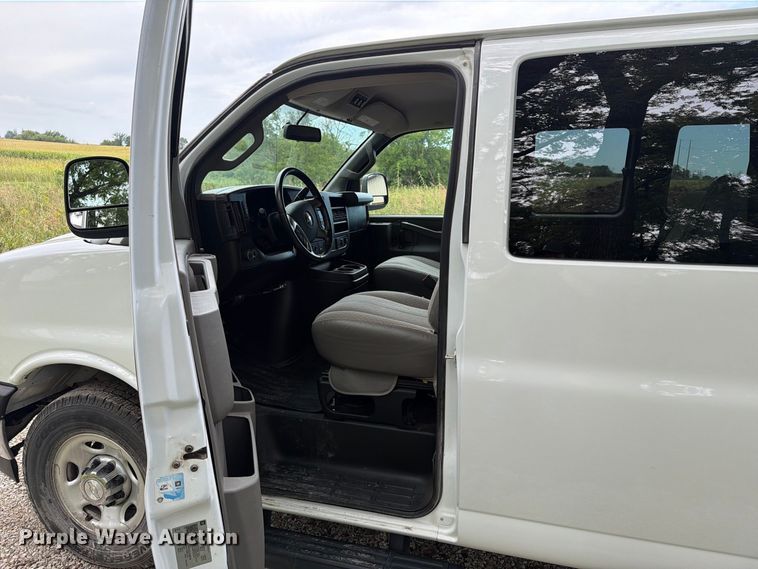 image for item FT8079 2018 Chevrolet Express 3500 van