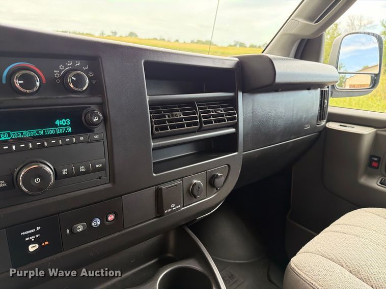 image for item FT8079 2018 Chevrolet Express 3500 van