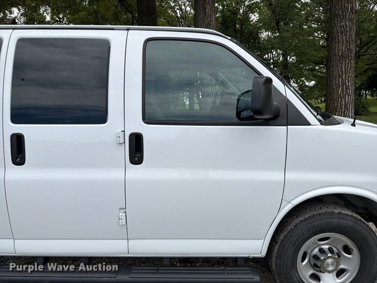 image for item FT8079 2018 Chevrolet Express 3500 van