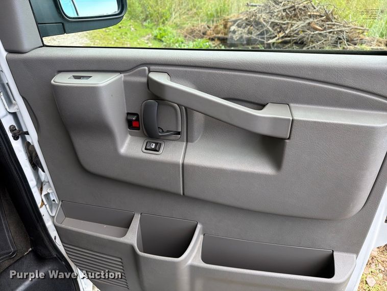 image for item FT8079 2018 Chevrolet Express 3500 van
