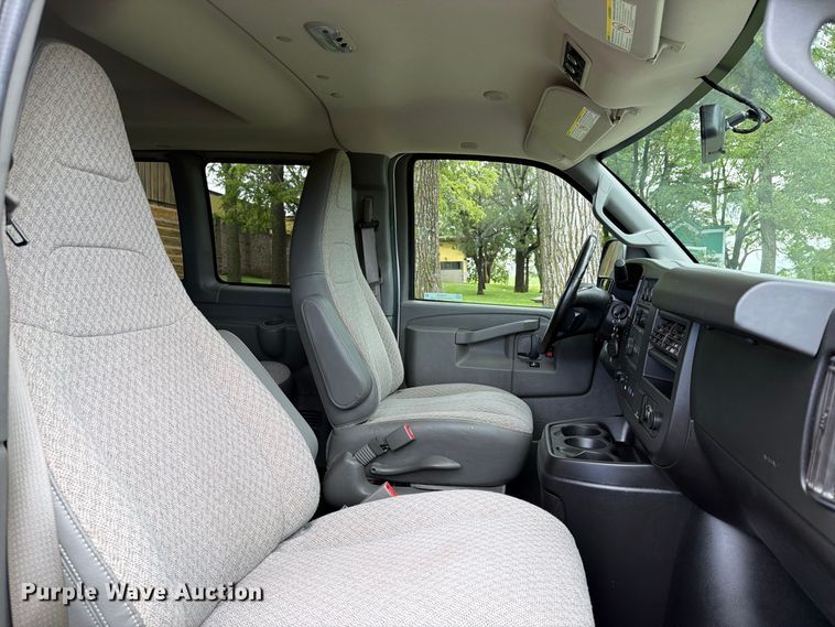 image for item FT8079 2018 Chevrolet Express 3500 van