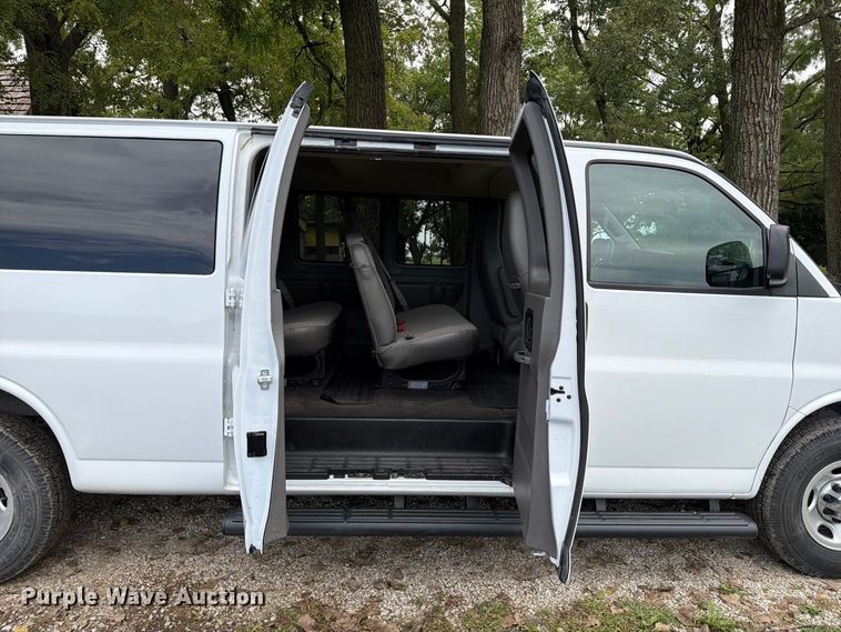image for item FT8079 2018 Chevrolet Express 3500 van