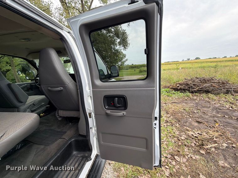 image for item FT8079 2018 Chevrolet Express 3500 van